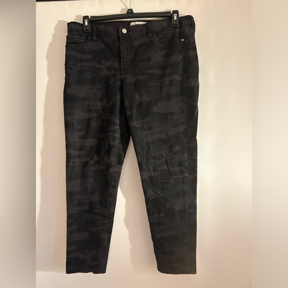 SOCIAL STANDARD BY SANCTUARY ANKLE SKINNY COTTON & SPANDEX CAMOUFLAGE PANTS 16